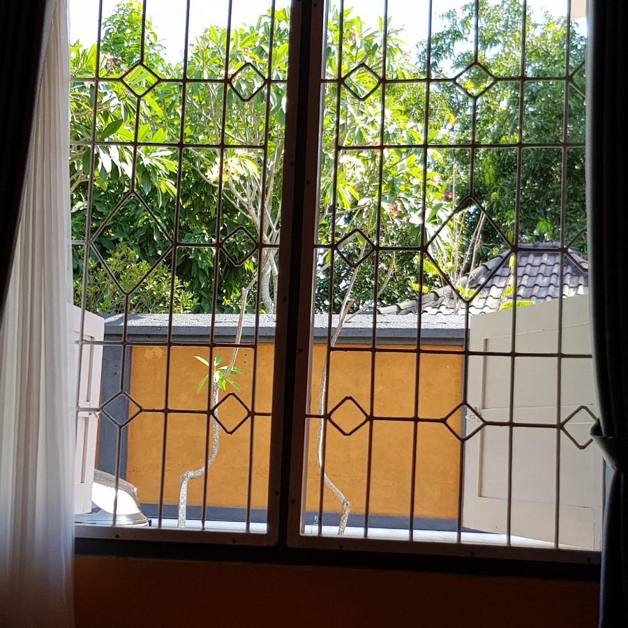 Dewi Sri Guesthouse Mataram Esterno foto