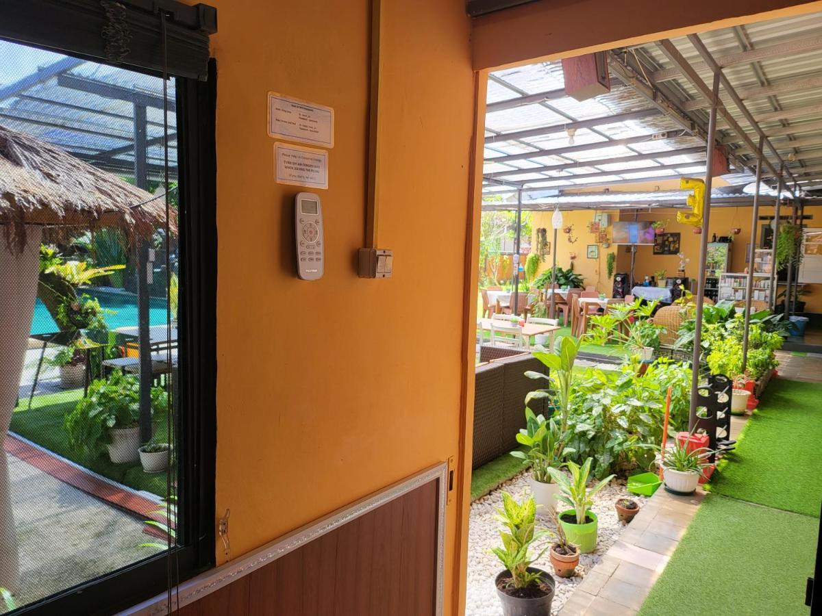 Dewi Sri Guesthouse Mataram Esterno foto