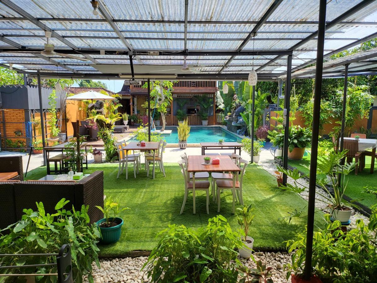 Dewi Sri Guesthouse Mataram Esterno foto