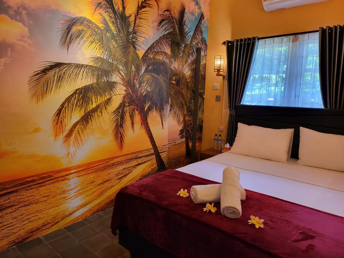 Dewi Sri Guesthouse Mataram Esterno foto