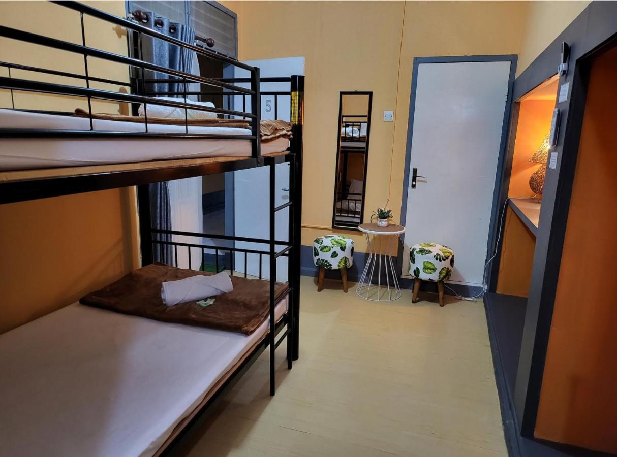 Dewi Sri Guesthouse Mataram Esterno foto