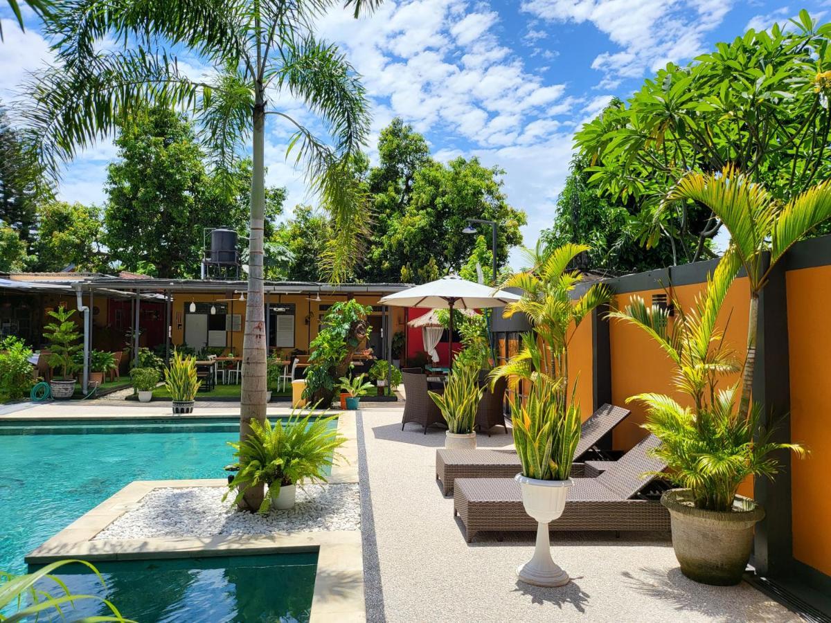 Dewi Sri Guesthouse Mataram Esterno foto