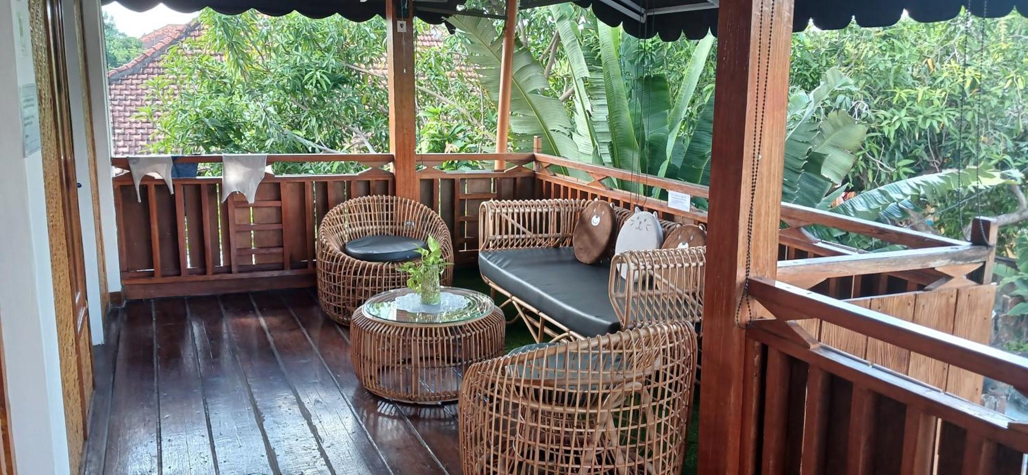 Dewi Sri Guesthouse Mataram Esterno foto