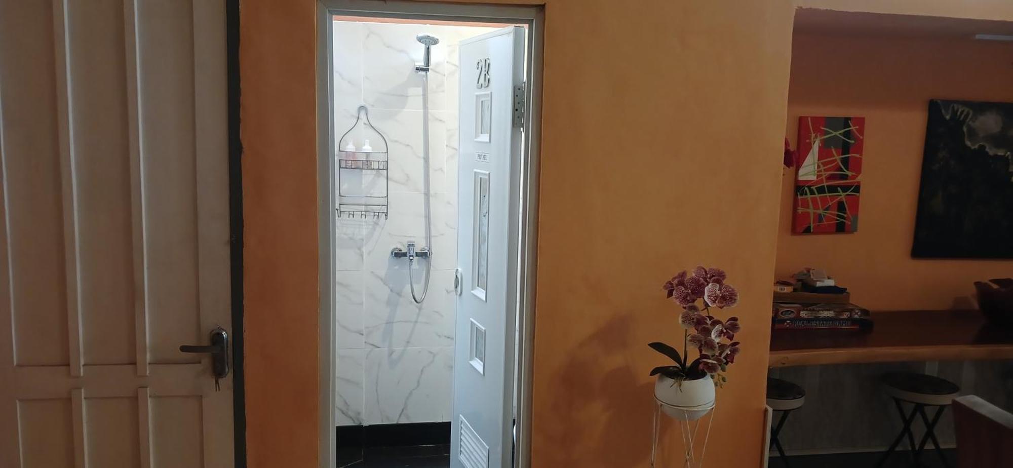 Dewi Sri Guesthouse Mataram Esterno foto