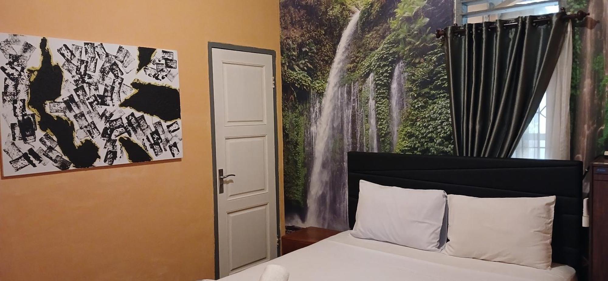 Dewi Sri Guesthouse Mataram Esterno foto