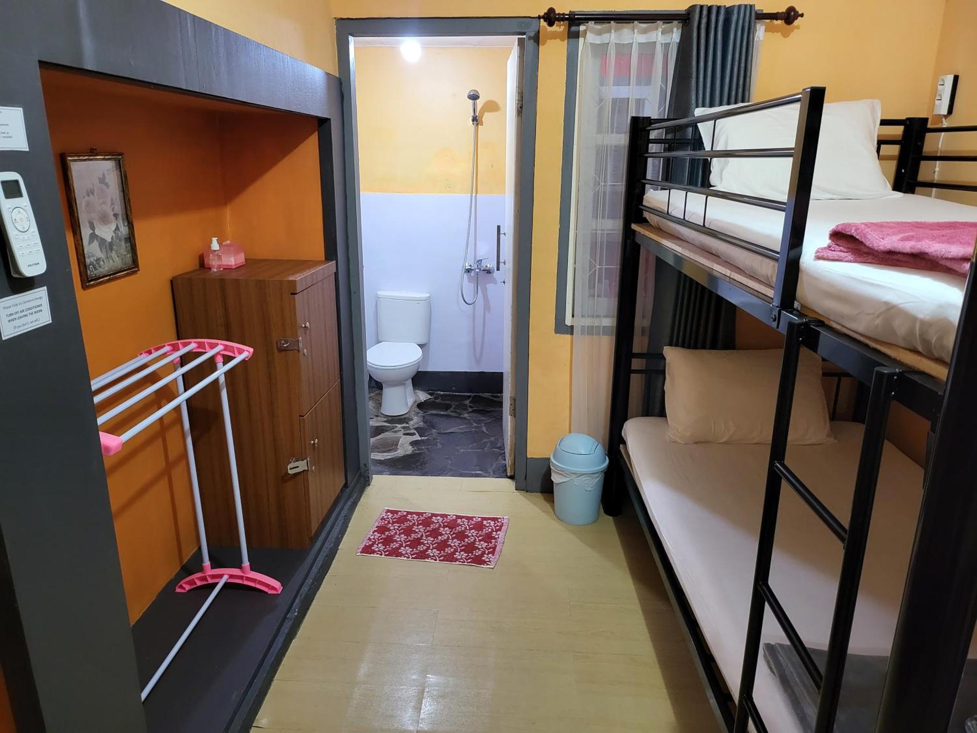 Dewi Sri Guesthouse Mataram Esterno foto