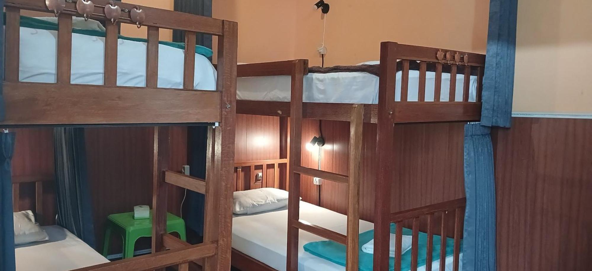 Dewi Sri Guesthouse Mataram Esterno foto